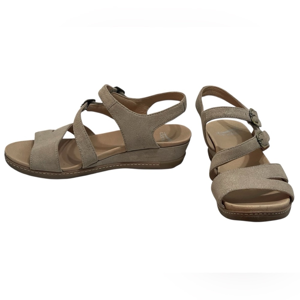 Dansko Angela Tan Metallic Nubuck Strappy Sandals. Open toe, wedge. Size 39 GUC - Picture 5 of 10